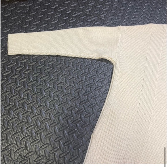 Eileen Fisher Merino Wool Sweater Cream Ivory size Medium - Picture 7 of 9